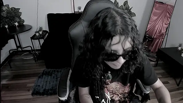 gummo  online show from February 17, 8:15 pm