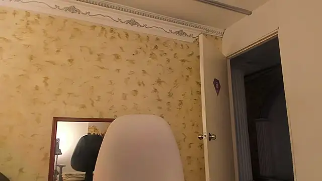 KENIA DAVIS online show from December 1, 3:44 am