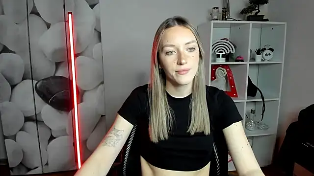 EvelynBlond online show from January 8, 1:35 pm