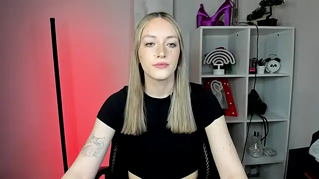 EvelynBlond online show from February 24, 1:42 pm