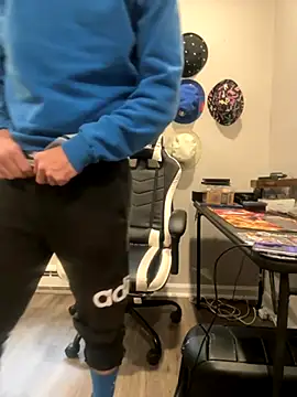 strippingmale1 online show from December 1, 3:06 pm