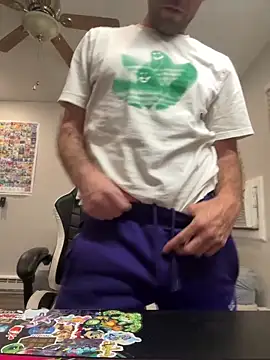 Snapshot of strippingmale1 chatting on June 9, 2:34 am strippingmale1 online show from June 9, 2:34 am