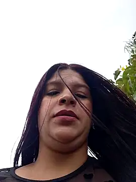 Layla-daring online show from July 17, 5:40 pm