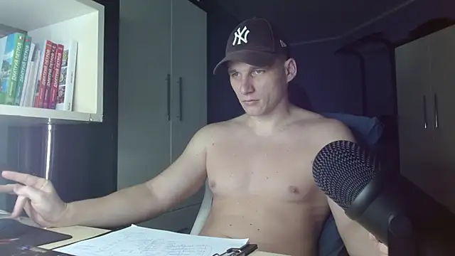 Poliglotjoe1 online show from November 28, 4:26 am