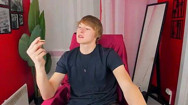 DonaldWoon online show from November 24, 3:45 pm