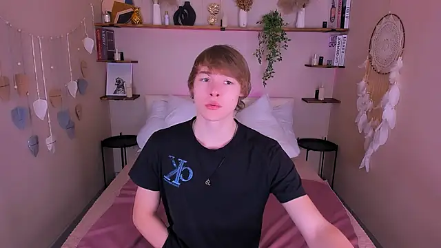 DonaldWoon online show from November 27, 12:40 pm