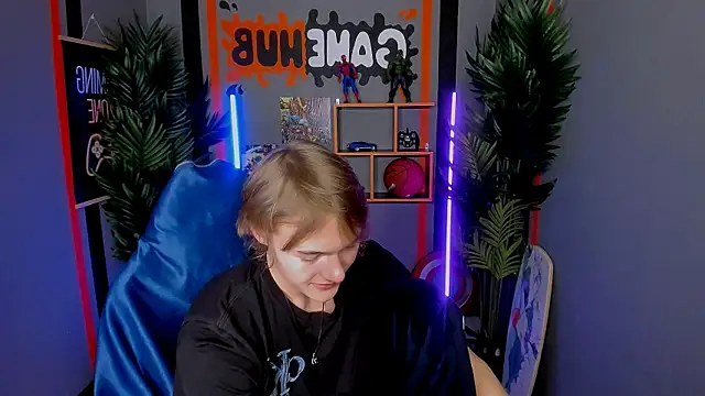 DonaldWoon online show from December 2, 4:02 pm