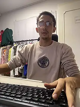 charlie bass online show from December 4, 7:28 am