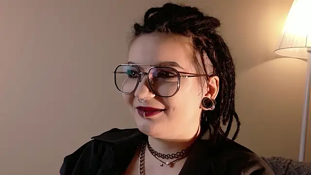 Snapshot of olonho_estel chatting on April 13, 1:11 am olonho estel online show from April 13, 1:11 am