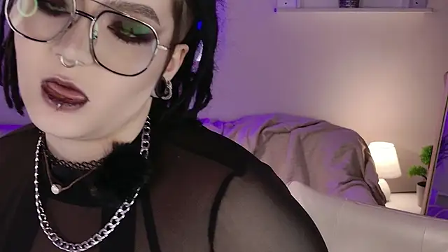 Snapshot of olonho_estel chatting on April 21, 11:40 pm olonho estel online show from April 21, 11:40 pm