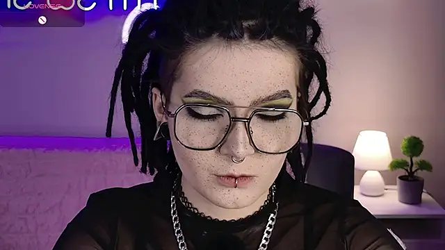 Snapshot of olonho_estel chatting on April 23, 12:45 am olonho estel online show from April 23, 12:45 am