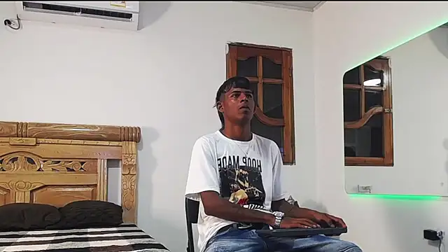 black boy22  online show from November 26, 2:01 am