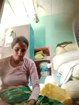 Snapshot of Xxx_suhana chatting on June 19, 9:35 am Xxx suhana online show from June 19, 9:35 am