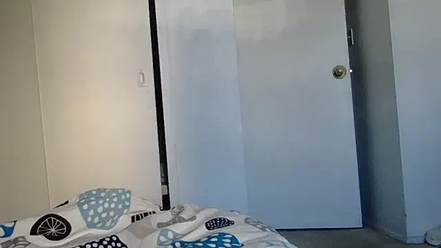 cryptokimgirl online show from March 13, 4:35 pm