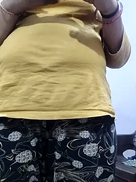 Snapshot of yamunna647 chatting on November 22, 4:28 pm yamunna647 online show from November 22, 4:28 pm