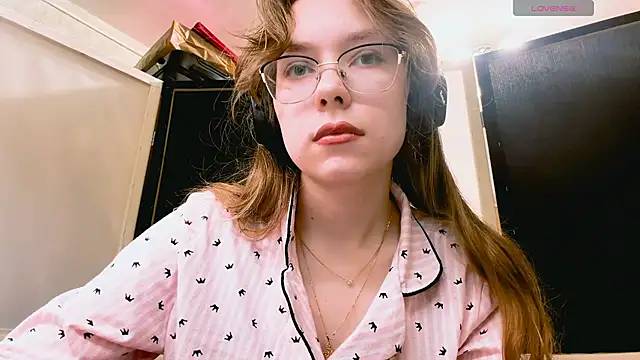 LouettaTornese online show from November 24, 1:00 pm