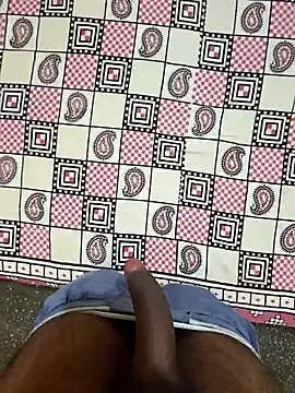 Snapshot of fuckboy_330 chatting on November 24, 1:44 pm fuckboy 330 online show from November 24, 1:44 pm