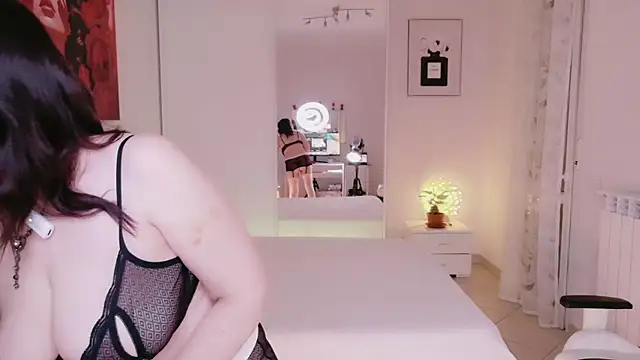 Snapshot of FlirtyFox_ chatting on November 30, 1:53 am FlirtyFox online show from November 30, 1:53 am