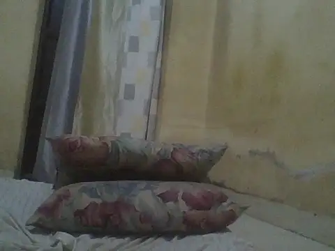 Snapshot of UsTwo_ chatting on November 21, 3:44 pm UsTwo online show from November 21, 3:44 pm