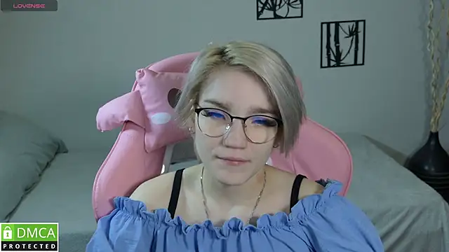 Megan Lora online show from January 11, 12:48 am