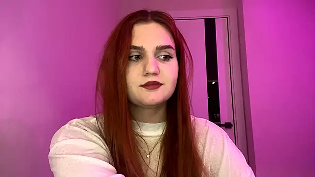 Red Ava online show from December 4, 3:43 pm