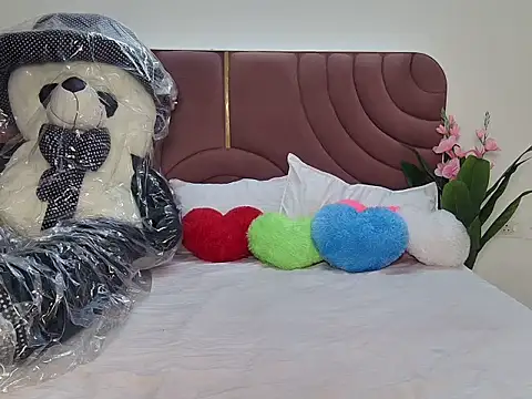 Husan-e-Jasmine online show from February 19, 4:25 pm