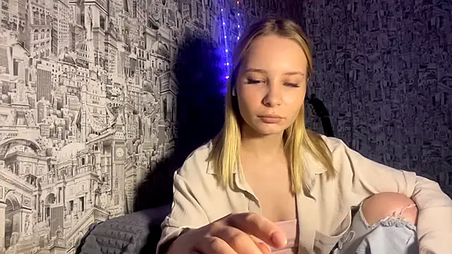 Snapshot of SophieLorein chatting on November 29, 9:12 am SophieLorein online show from November 29, 9:12 am