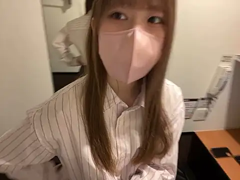 Snapshot of binyu_rua chatting on May 13, 1:36 am binyu rua online show from May 13, 1:36 am