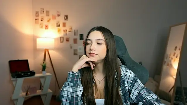 Vexorine online show from March 18, 7:50 pm