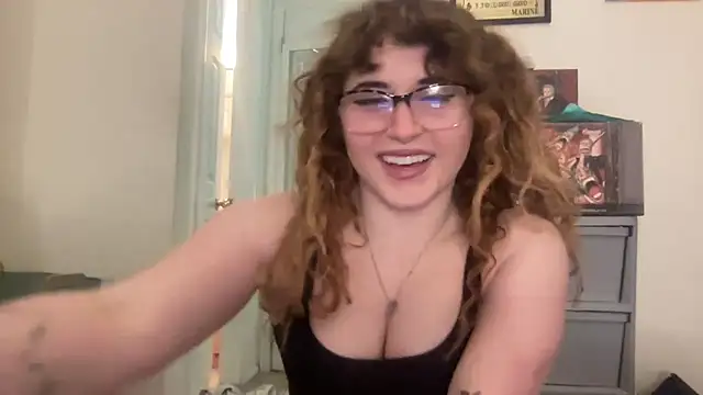 ariapeachy online show from December 1, 5:45 am