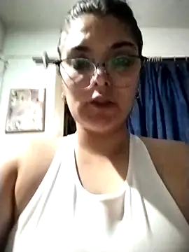 Snapshot of YouladyVidal chatting on November 24, 12:21 am YouladyVidal online show from November 24, 12:21 am