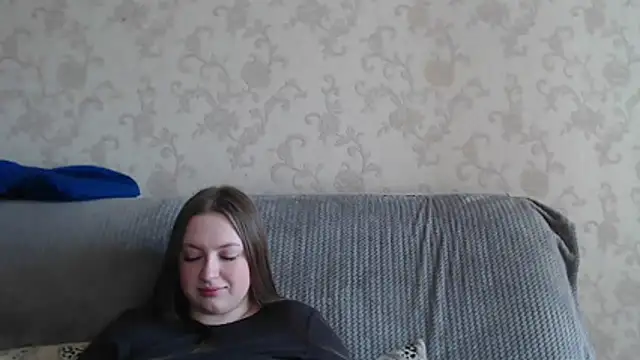 GirlPlayer online show from April 29, 10:30 am