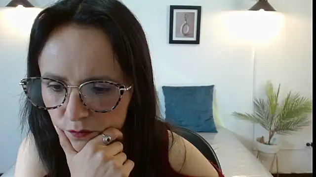 Juliana  lx online show from December 5, 12:58 pm