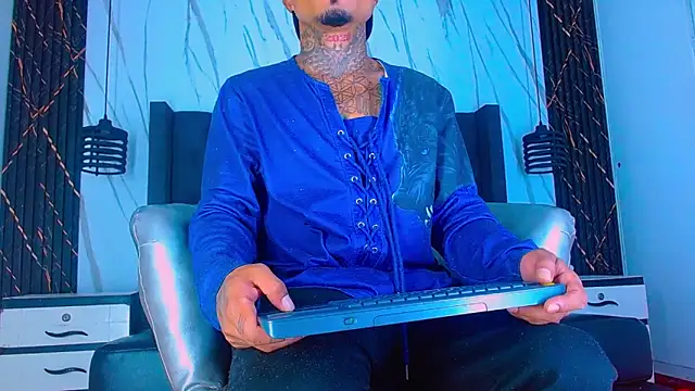 Hot Latino x online show from February 17, 12:34 pm