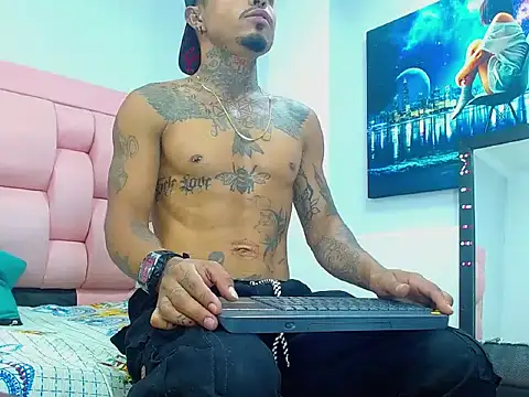 Hot Latino x online show from February 26, 12:48 pm