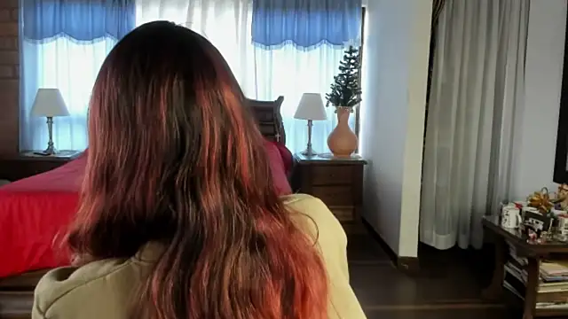 Charlotte-Willson online show from December 21, 9:33 pm