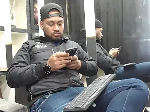 Liam hairy online show from December 4, 3:16 am