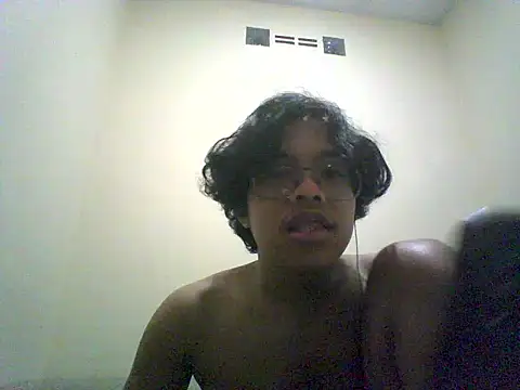 Snapshot of VERTSS2 chatting on November 20, 6:18 pm VERTSS2 online show from November 20, 6:18 pm