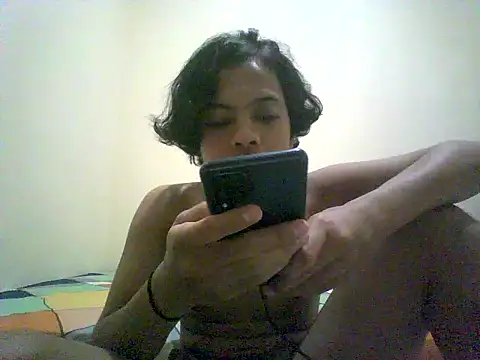 Snapshot of VERTSS2 chatting on December 3, 6:17 pm VERTSS2 online show from December 3, 6:17 pm