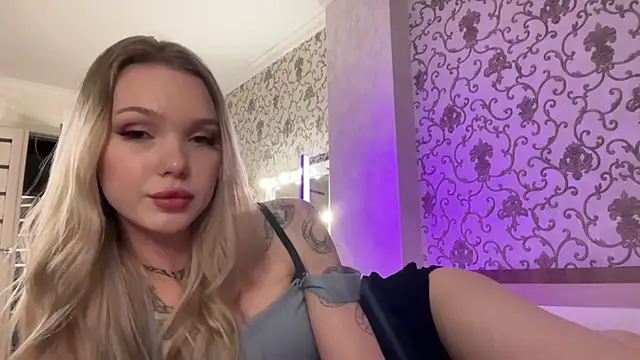 Amelly 04Sun online show from December 4, 7:11 pm