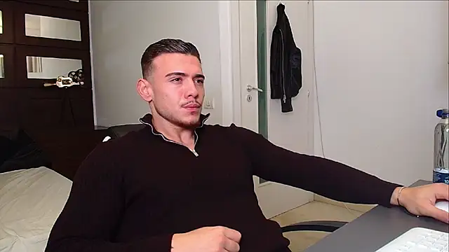 Snapshot of ElijahThorne chatting on November 23, 5:29 am ElijahThorne online show from November 23, 5:29 am