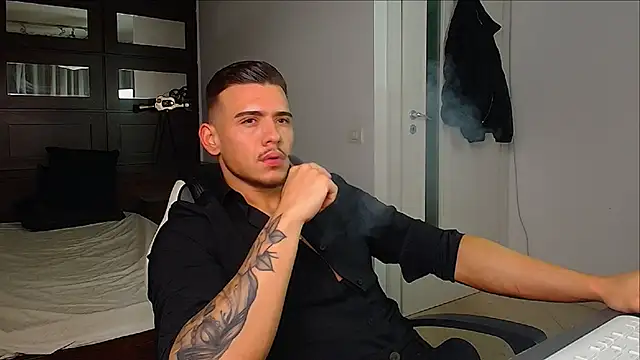 ElijahThorne online show from January 8, 6:26 am