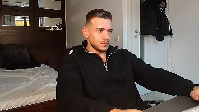 ElijahThorne online show from January 13, 7:46 am