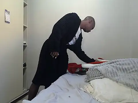 Snapshot of KinkyJXxX chatting on May 12, 5:48 am KinkyJXxX online show from May 12, 5:48 am