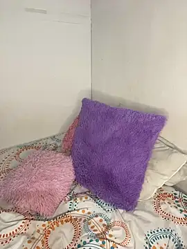 kittyMelvis online show from March 10, 2:05 am