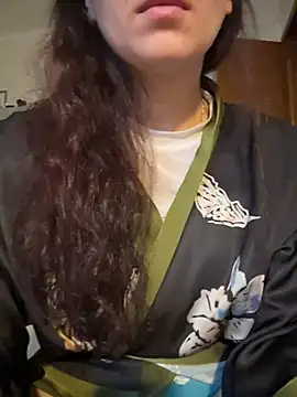 LoraVibes online show from November 22, 12:15 pm