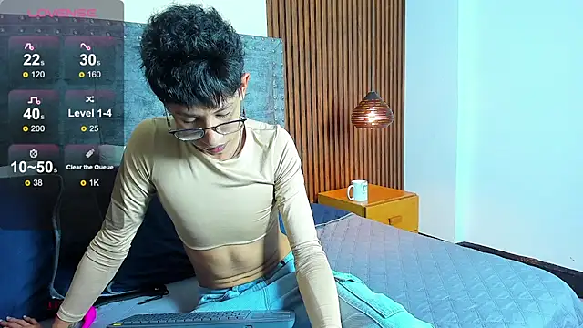 alan bless18 online show from December 2, 6:58 pm