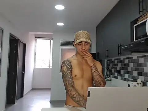 master Tripa online show from November 24, 9:03 pm