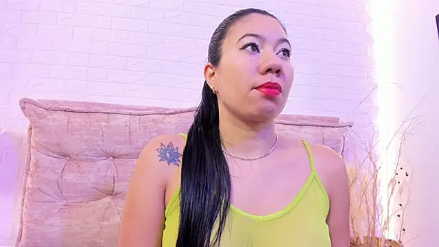 lunaa hart online show from April 30, 3:46 am
