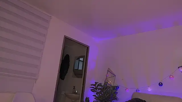 megan ssmith online show from December 3, 9:24 pm